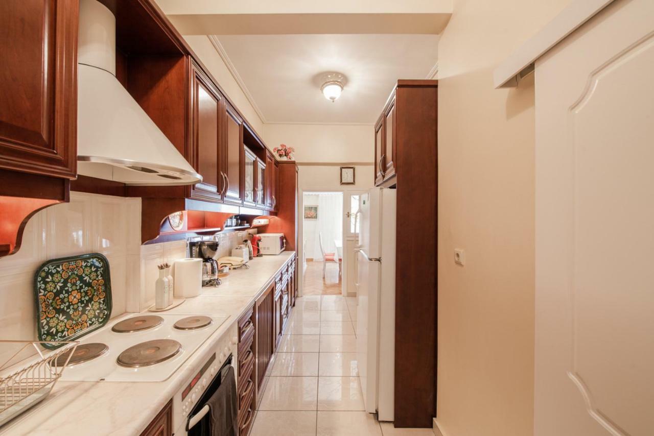 Retro Apartment At Trendy Exarcheia Athens Exterior photo