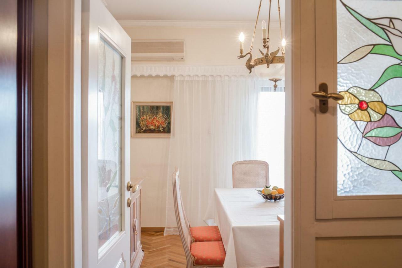Retro Apartment At Trendy Exarcheia Athens Exterior photo